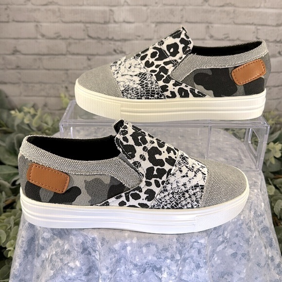 ZoLucky Grey Multimedia & Multicolor Fashion Canvas Casuals WMS 5.5M🩶NWOT🩶 - Picture 4 of 9